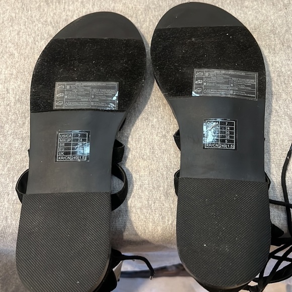 NEW Forever 21 Black Lace Up Sandals Size 7. - Picture 6 of 7